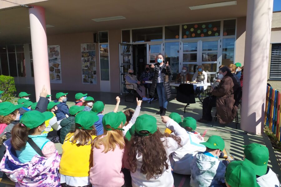 Actividad Intergeneracional «Adivina, adivina» para estimular la memoria y las emociones